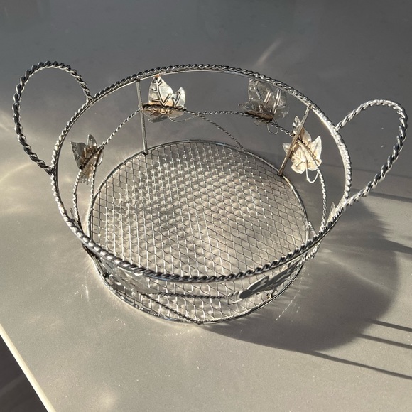 Silver Leaves Basket With Two Handles - Picture 1 of 8